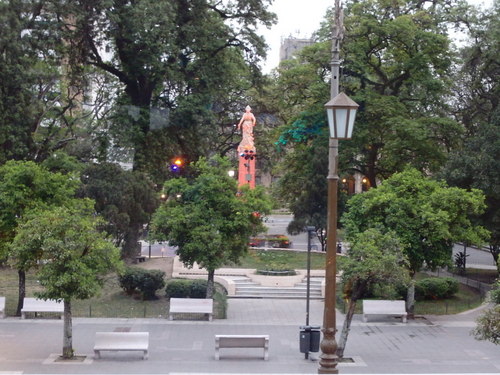 Lady Liberty in the morning, at Plaza Independencia.